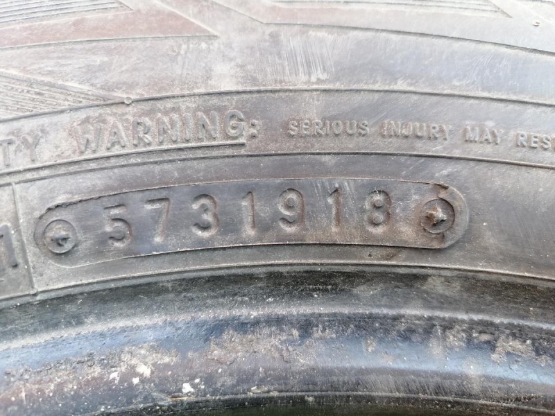 Camry v40 №6 шина 215/60 R16 TOYO зима шипы 18год