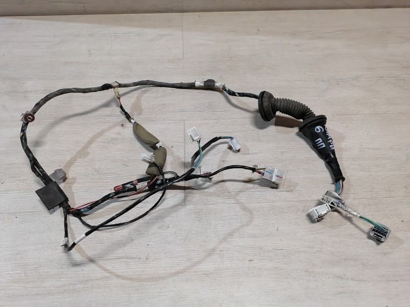 Camry v40 №6 проводка двери передняя правая