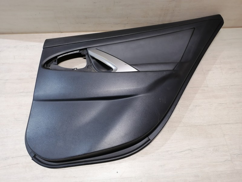 Camry v40 №6 обшивка двери задняя правая
