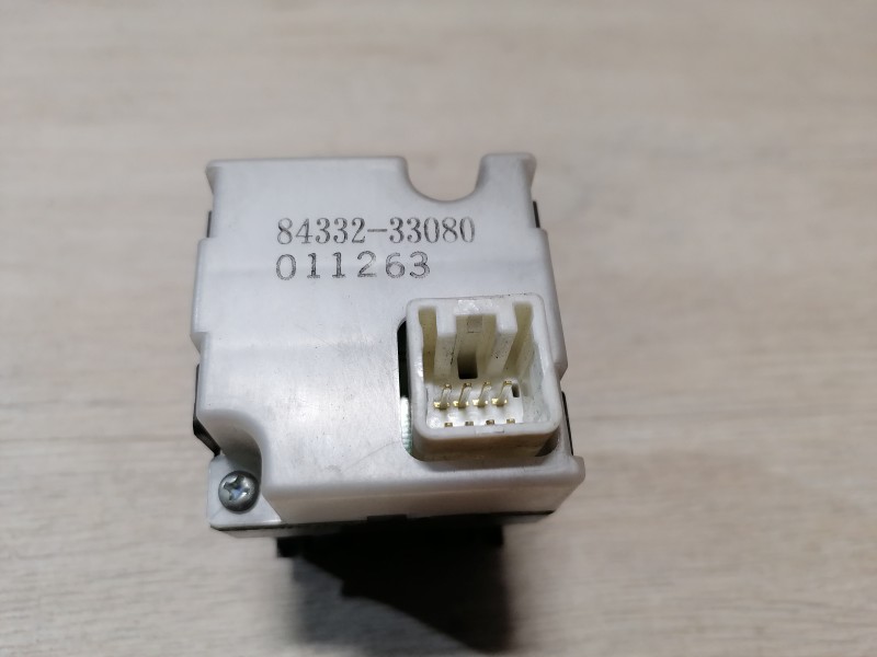 Camry v40 №6 кнопка аварийка