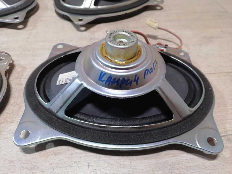 Camry v40 динамик в полку
