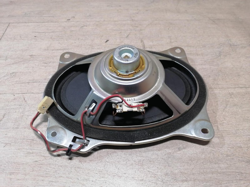 Camry v40 динамик в полку