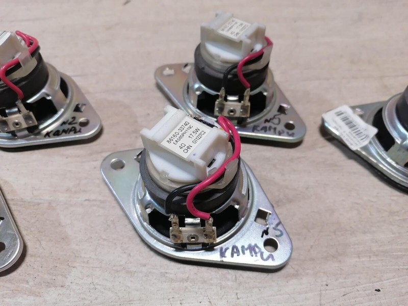 Camry v40 динамик в торпедо пищалка