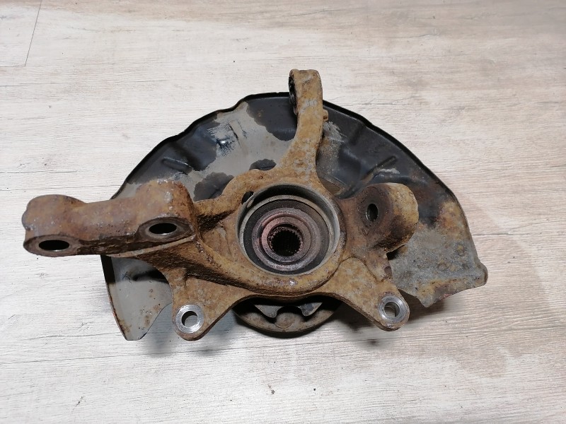 Camry v40 №6 кулак передний правый