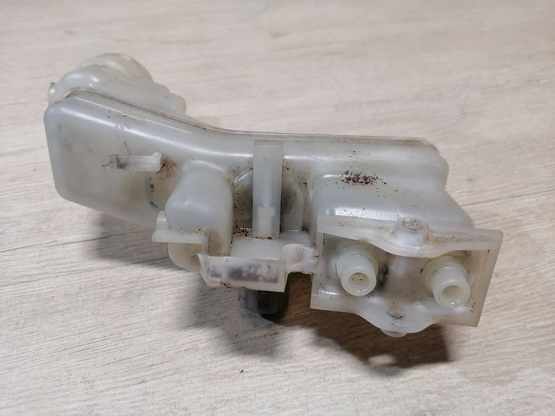 Camry v40 №6 бачок тормозного цилиндра
