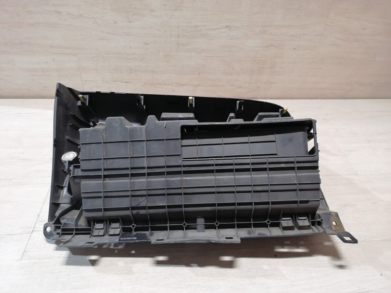 Camry v40 №6 бардачок деф