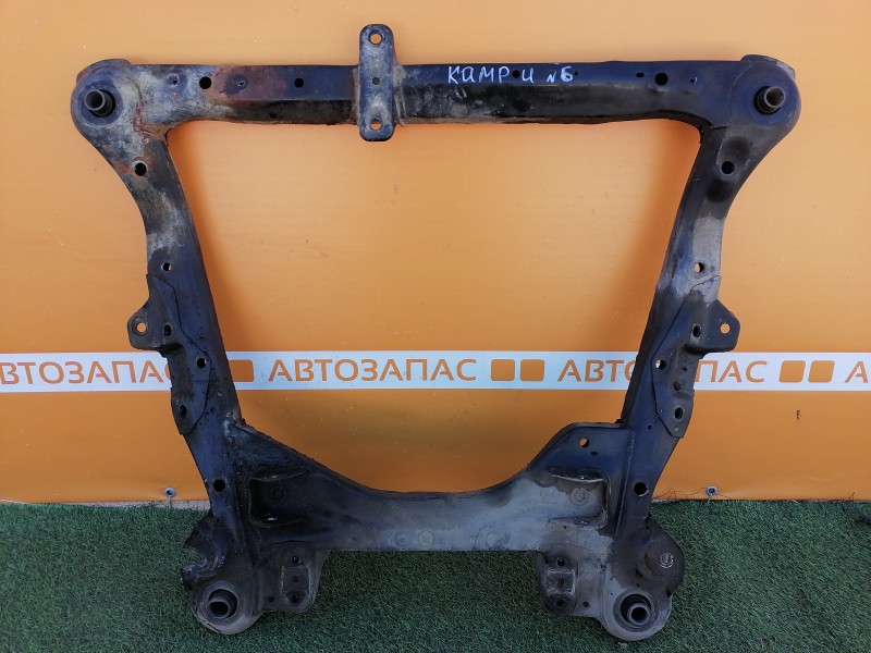 Camry v40 №6 подрамник передний деф
