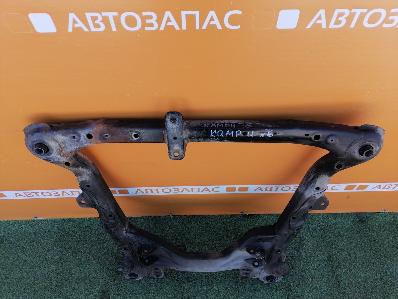 Camry v40 №6 подрамник передний деф