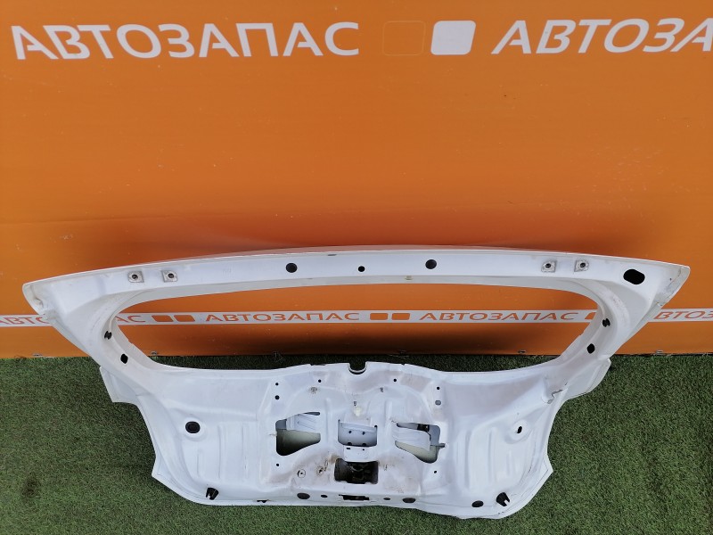 Sandero №13 крышка багажника деф