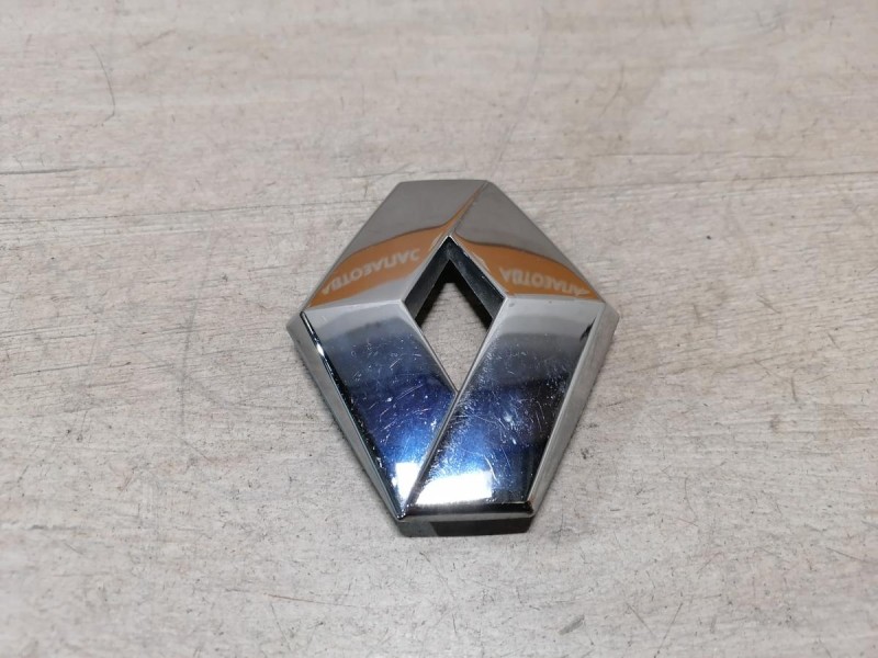 Logan 2 эмблема крышки багажника