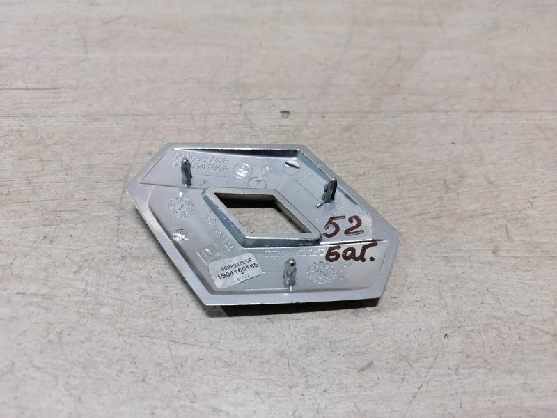 Logan 2 эмблема крышки багажника