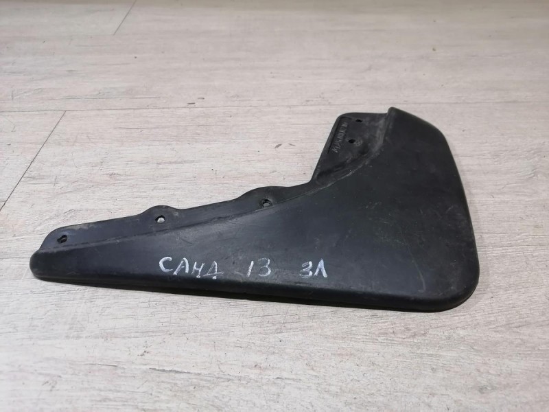 Sandero №13 брызговик задний левый