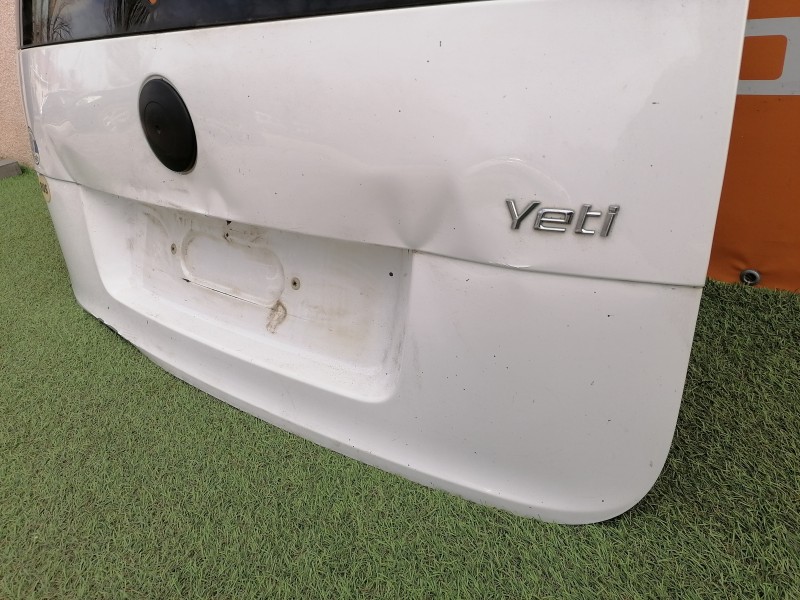 Yeti №3 крышка багажника со стеклом деф