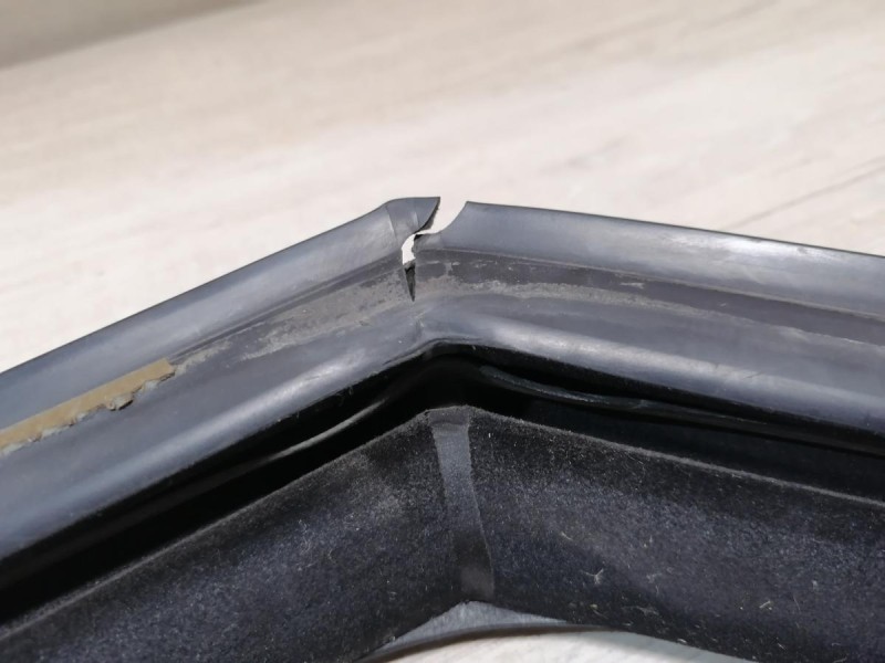 Yeti №3 бархотка наружная передняя правая уплотнитель стекла деф