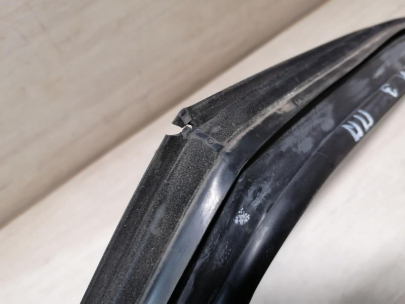 Yeti №3 бархотка наружная передняя правая уплотнитель стекла деф