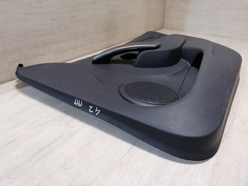 Logan №42 обшивка двери передняя правая