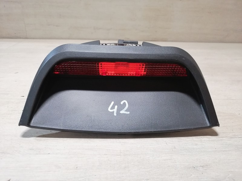 Logan №42 повторитель стоп сигнала