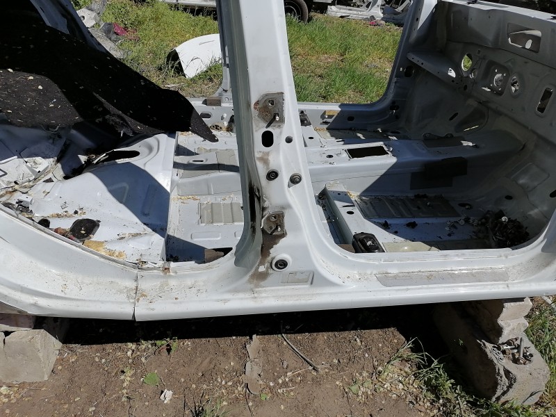 Logan №42 порог правый до шва