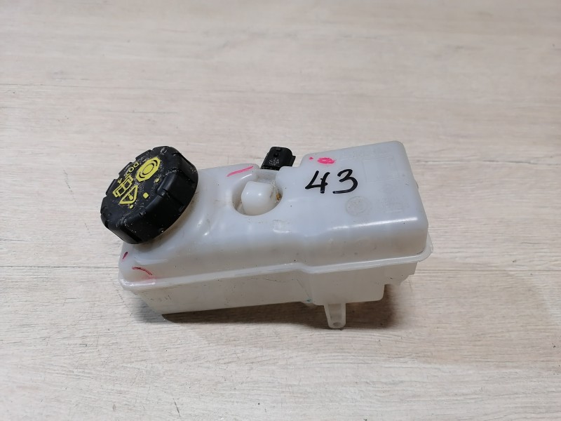 Logan №43 бачок тормозного цилиндра