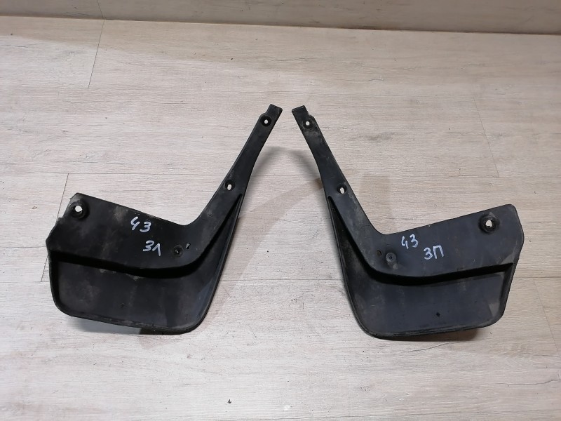 Logan №43 брызговик задний левый