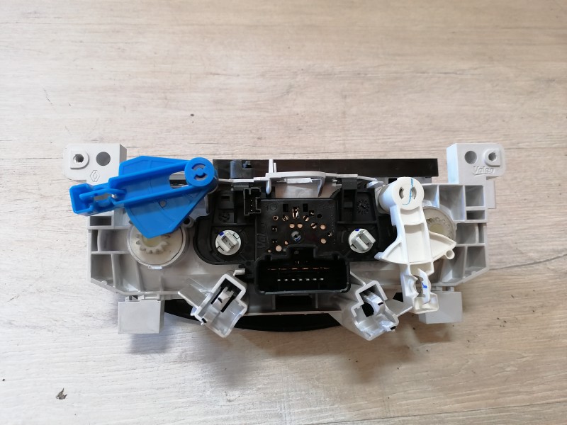 Logan №43 блок управления кондиционером