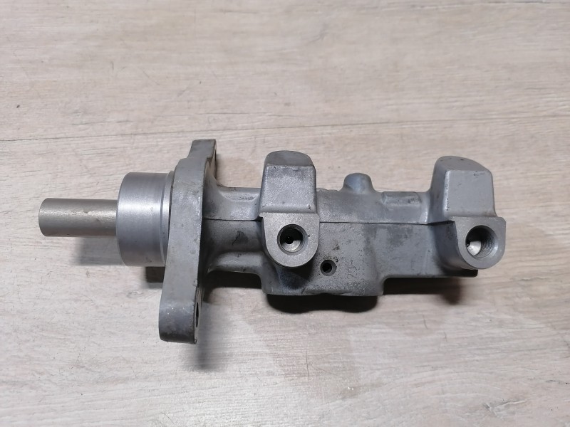 Duster №5 цилиндр тормозной главный