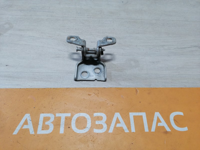 Duster №5 петля двери