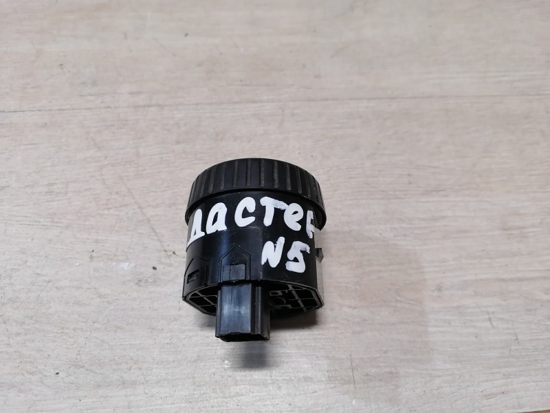 Duster №5 кнопка переключения полного привода