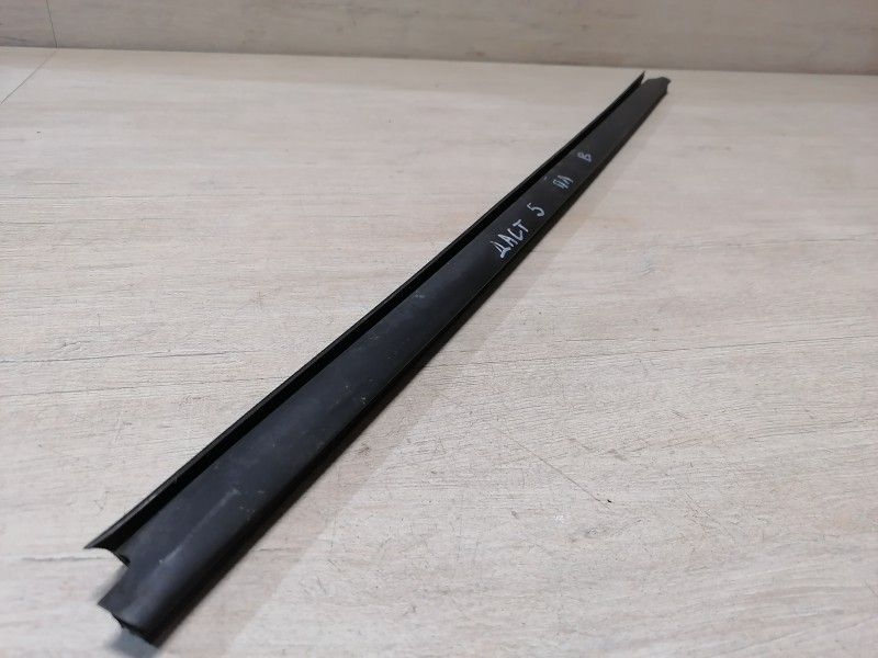 Duster №5 бархотка внутренняя передняя левая