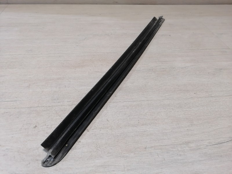 Duster №5 бархотка наружная задняя правая