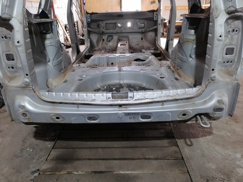 Duster №5 панель задняя ниша под запаску