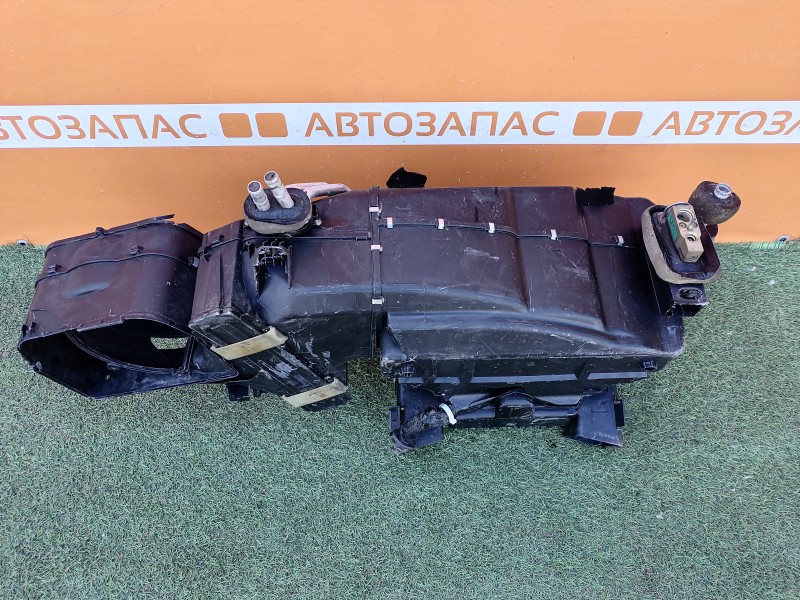 Mercedes E210 печка корпус деф