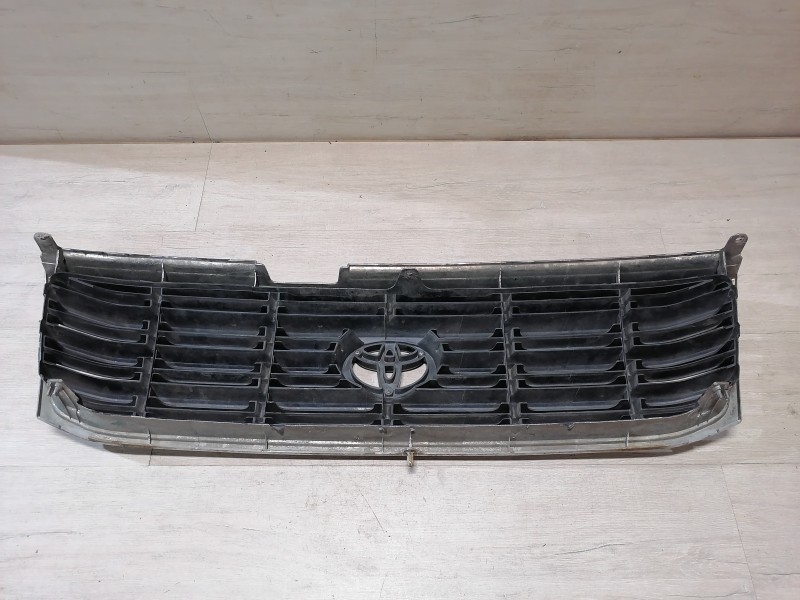 Land Cruiser 100 решетка радиатора деф