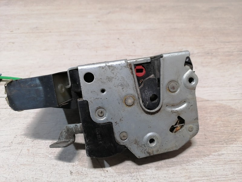 BMW E39 замок двери задний левый 8138927