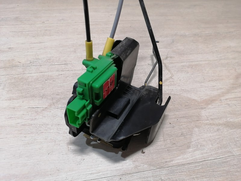 Rio 3 №7 замок двери передний левый 5к