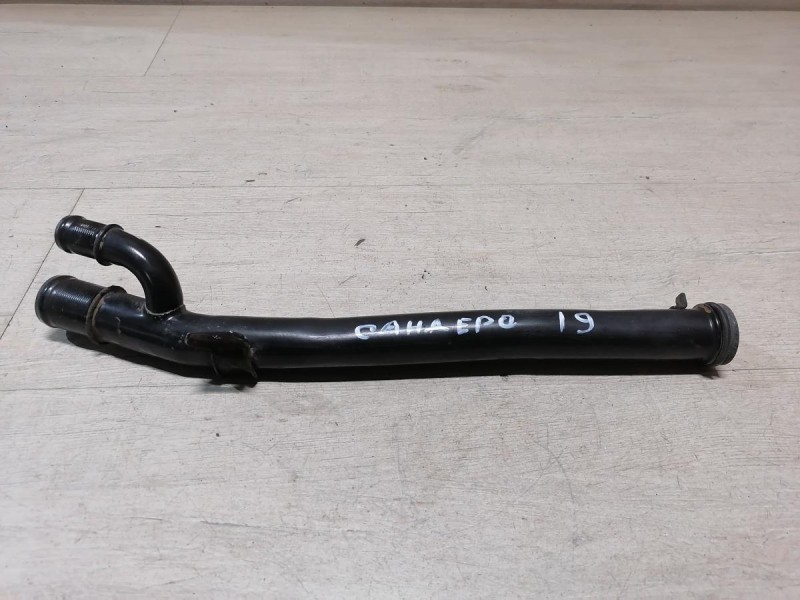 Sandero 2 трубка охлаждения двигателя на помпу 8кл