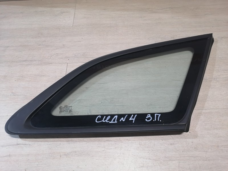 Ceed №4 форточка задняя правая