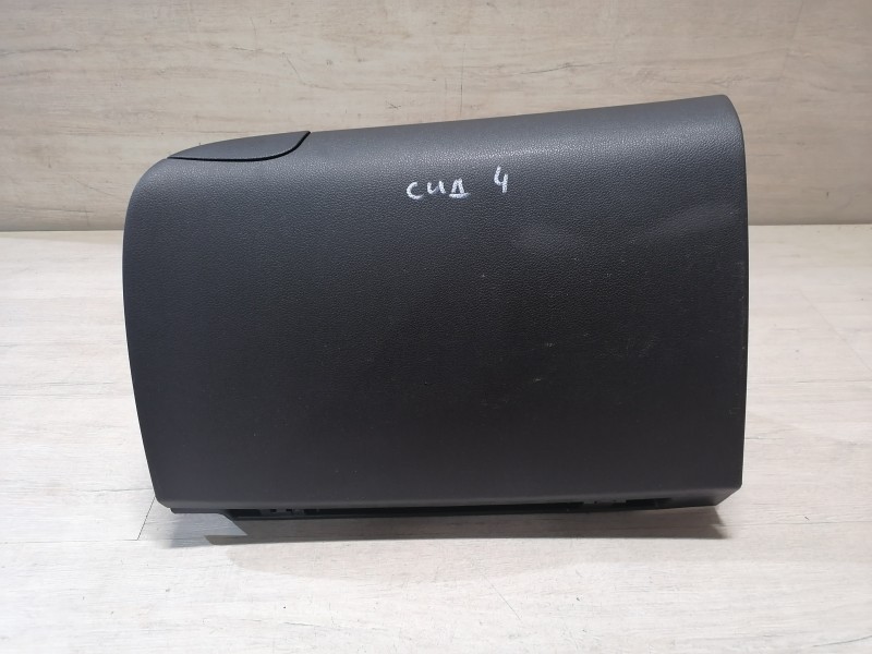 Ceed №4 бардачок