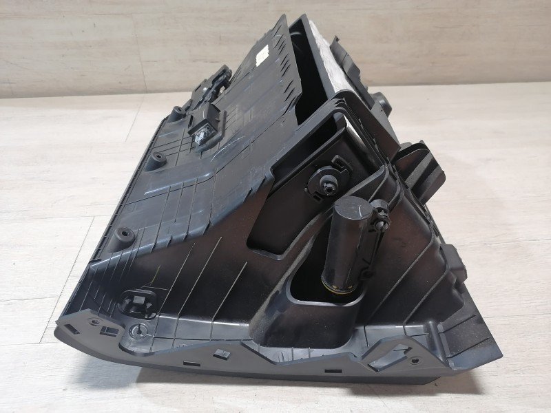 Ceed №4 бардачок