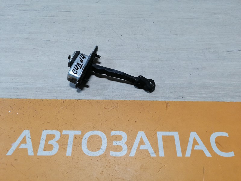 Ceed №4 ограничитель двери передний