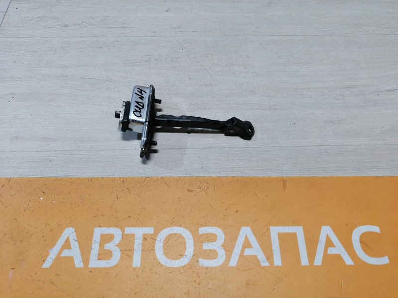 Ceed №4 ограничитель двери передний