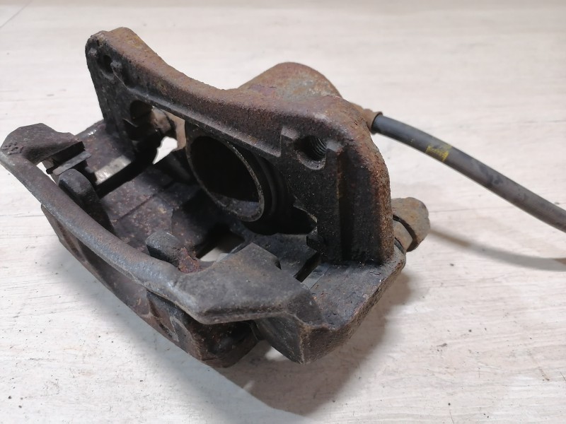 Ceed №4 суппорт передний правый 1,4