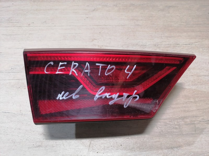 Cerato 4 фонарь левый в крышку деф