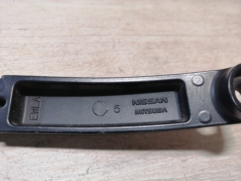 Almera G15 №1 поводок дворника правый
