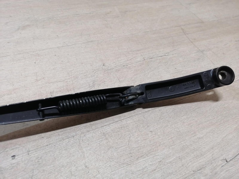 Almera G15 поводок дворника правый