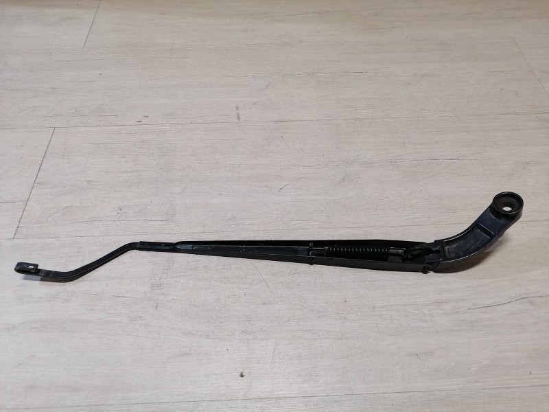Almera G15 №1 поводок дворника левый