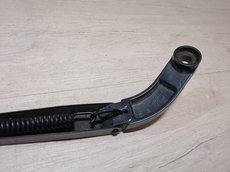 Almera G15 №1 поводок дворника левый