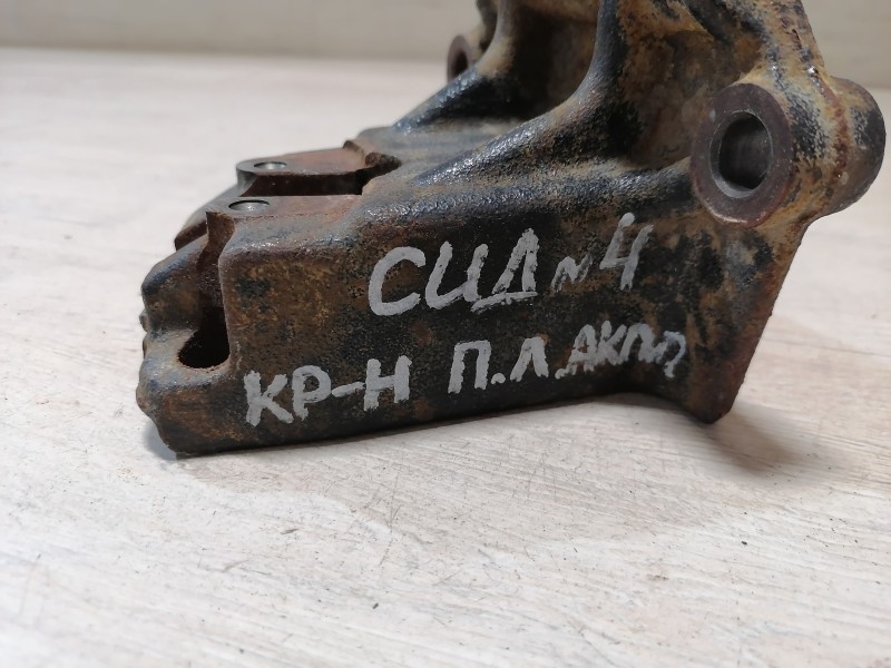 Ceed №4 кронштейн левой подушки коробки мкпп