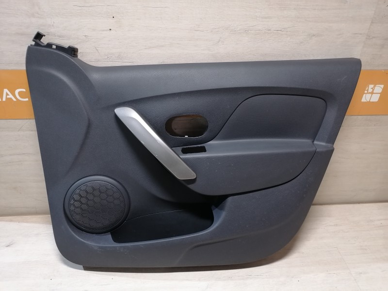 Logan №45 обшивка двери передняя правая