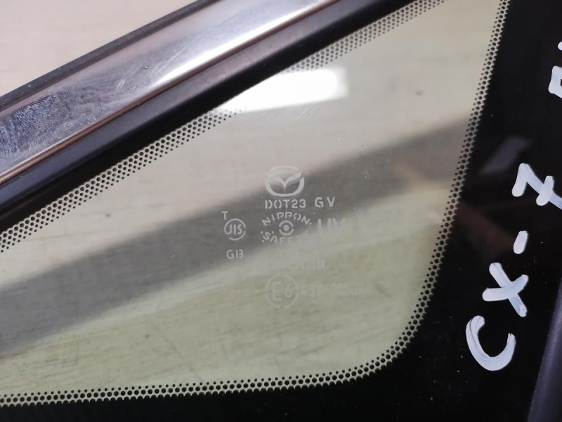 Mazda CX7 форточка передняя левая